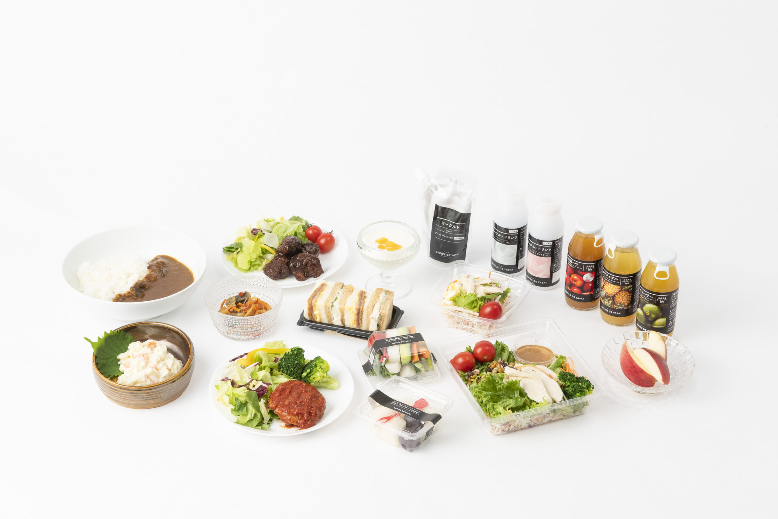 オフィスで野菜 新鮮なサラダやお惣菜